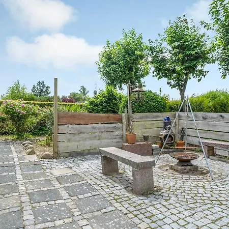 3 Bedroom Pet Friendly In